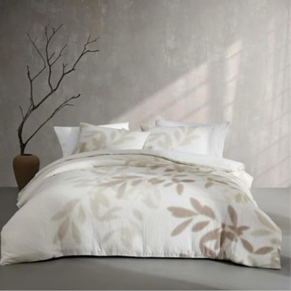 New Calvin Klein Shadow Branches Cotton Beige Comforter Set  Sz Queen
